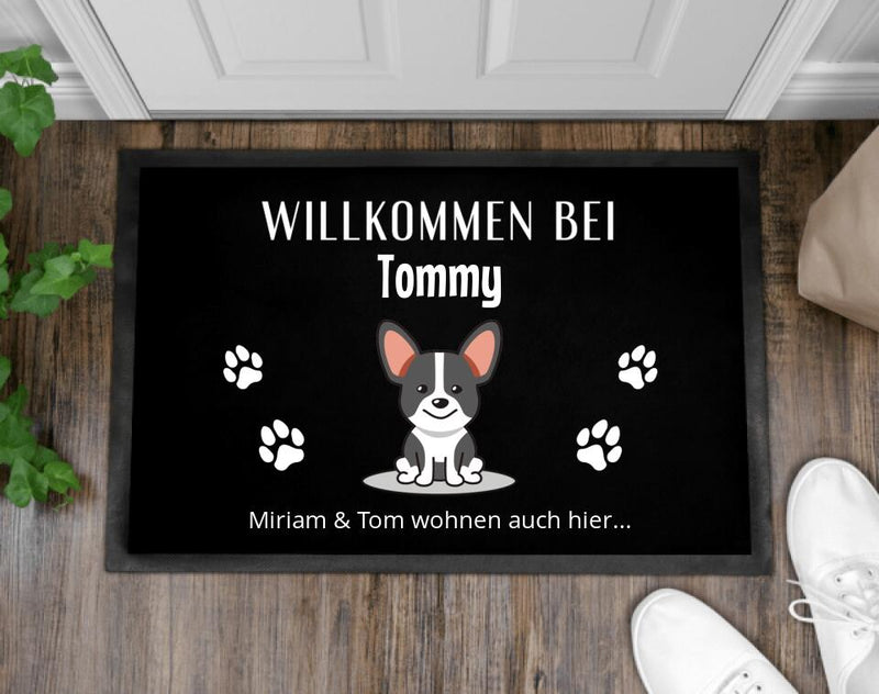 Personalisierte Fußmatte für Hundeliebhaber "Willkommen bei.."