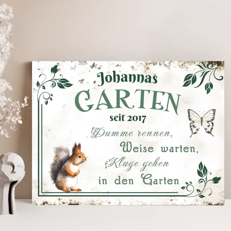 Wandbild für den Garten als Leinwand – Personalisierbar mit Sprüchen & Tieren