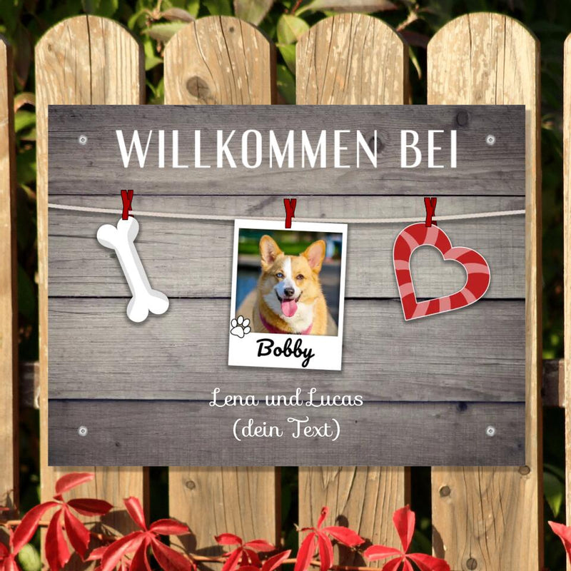 Hunde Alu-Türschild "Willkommen bei.." - individuell personalisierbar - Print my Hero